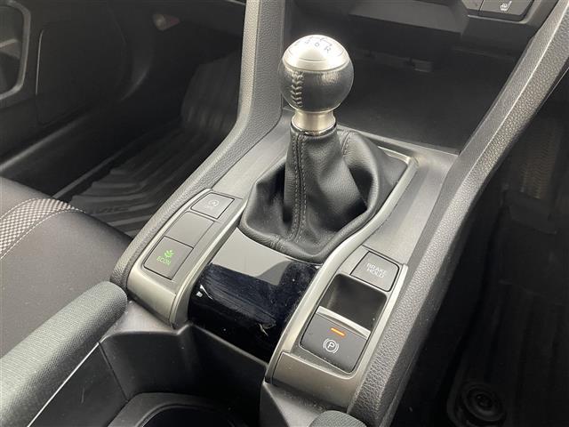 シビック ハッチバック 6速MT 純正7インチナビ 純正前後ドライブレコーダー バックカメラ ホンダセンシング 純正ビルトインETC2.0 衝突被害軽減ブレーキ 車線逸脱警報システム 前席シートヒーター ワンオーナー 禁煙車(19枚目)