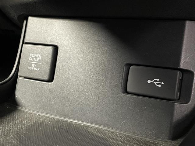 シビック ハッチバック 6速MT 純正7インチナビ 純正前後ドライブレコーダー バックカメラ ホンダセンシング 純正ビルトインETC2.0 衝突被害軽減ブレーキ 車線逸脱警報システム 前席シートヒーター ワンオーナー 禁煙車(20枚目)