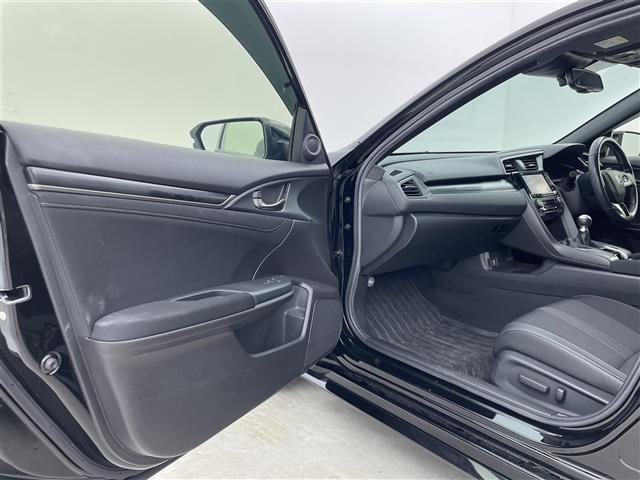 シビック ハッチバック 6速MT 純正7インチナビ 純正前後ドライブレコーダー バックカメラ ホンダセンシング 純正ビルトインETC2.0 衝突被害軽減ブレーキ 車線逸脱警報システム 前席シートヒーター ワンオーナー 禁煙車(38枚目)