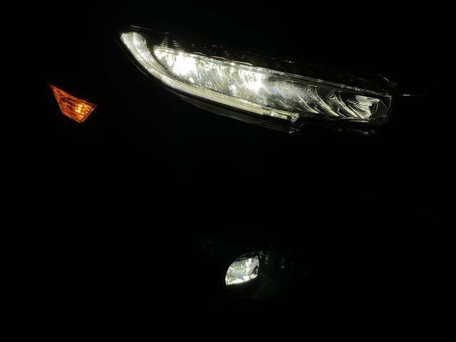 シビック ハッチバック 6速MT 純正7インチナビ 純正前後ドライブレコーダー バックカメラ ホンダセンシング 純正ビルトインETC2.0 衝突被害軽減ブレーキ 車線逸脱警報システム 前席シートヒーター ワンオーナー 禁煙車(80枚目)