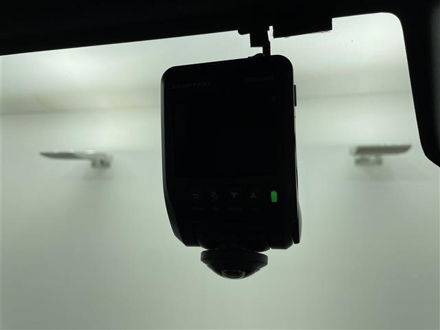 【ドライブレコーダー】映像・音声などの運転中の記録を残します。事故などを起こした起こされた時の証拠になりえますので、もしも時でも安心ですね。