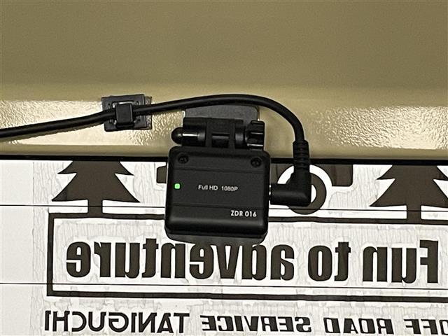 ジムニー ＸＣ　前後ＡＰＩＯ製バンパー　社外マフラー　リフトアップ　マッドタイヤ　ブラックルーフ　ＳＤナビ　シートヒーター　クルコン　ＭＴモード付ＡＴ　レーンキープ　ダウンヒルアシスト　ドライブレコーダー　４ＷＤ（10枚目）