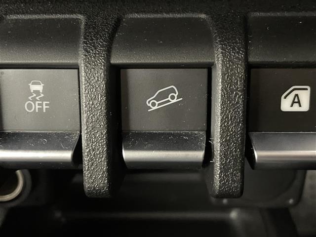 ジムニー ＸＣ　前後ＡＰＩＯ製バンパー　社外マフラー　リフトアップ　マッドタイヤ　ブラックルーフ　ＳＤナビ　シートヒーター　クルコン　ＭＴモード付ＡＴ　レーンキープ　ダウンヒルアシスト　ドライブレコーダー　４ＷＤ（16枚目）