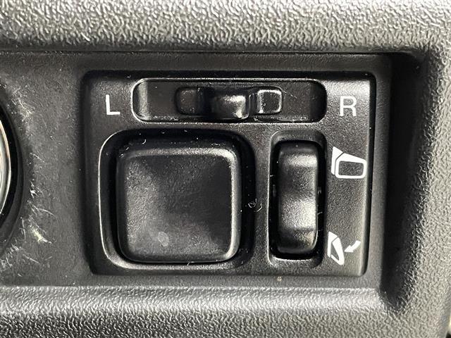 ジムニー ＸＣ　前後ＡＰＩＯ製バンパー　社外マフラー　リフトアップ　マッドタイヤ　ブラックルーフ　ＳＤナビ　シートヒーター　クルコン　ＭＴモード付ＡＴ　レーンキープ　ダウンヒルアシスト　ドライブレコーダー　４ＷＤ（29枚目）