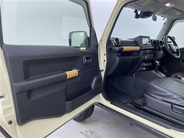 ジムニー ＸＣ　前後ＡＰＩＯ製バンパー　社外マフラー　リフトアップ　マッドタイヤ　ブラックルーフ　ＳＤナビ　シートヒーター　クルコン　ＭＴモード付ＡＴ　レーンキープ　ダウンヒルアシスト　ドライブレコーダー　４ＷＤ（40枚目）