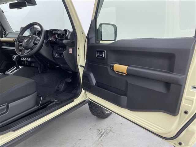 ジムニー ＸＣ　前後ＡＰＩＯ製バンパー　社外マフラー　リフトアップ　マッドタイヤ　ブラックルーフ　ＳＤナビ　シートヒーター　クルコン　ＭＴモード付ＡＴ　レーンキープ　ダウンヒルアシスト　ドライブレコーダー　４ＷＤ（41枚目）