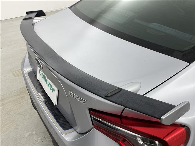 �y���A�E�B���O�z