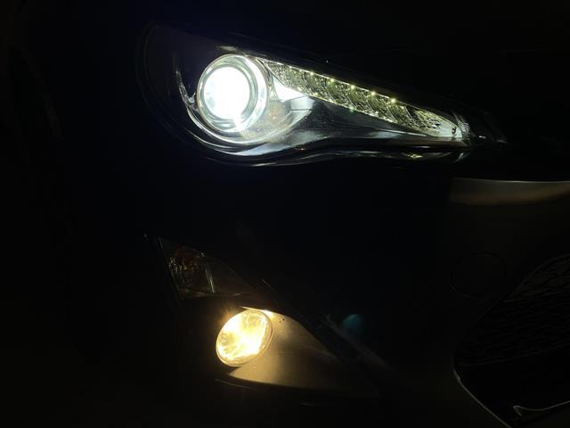 ８６ ＧＴ　純正ナビ　バックカメラ　ドライブレコーダー　パドルシフト　純正１７インチアルミホイール　スマートキー　プッシュスタート　Ｂｌｕｅｔｏｏｔｈ　ＨＩＤヘッドライト　オートライト　Ｆフォグ　ＥＴＣ　禁煙車（6枚目）