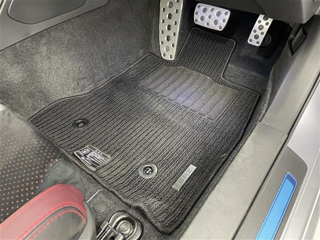 ＢＲＺ ＳＴＩ　スポーツ　純正９インチナビ　Ｂｒｅｍｂｏキャリパー　ＳＴＩフルエアロ　ＢＢＳアルミホイール　ＨＫＳマフラー　ＨＫＳエアクリーナー　ＨＫＳ車高調　アイサイト　バックカメラ　ドライブレコーダー　ＥＴＣ２．０　禁煙車（42枚目）