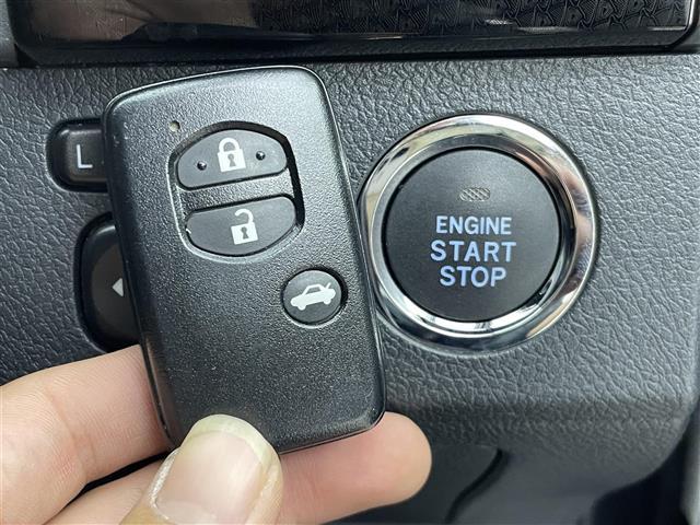 マークＸ ２５０ＲＤＳ　純正７インチナビ　ＭＴモード付ＡＴ　クリアランスソナー　レーンキープアシスト　バックカメラ　プリクラッシュセーフティ　ハーフレザーシート　シートヒーター　オートマチックハイビーム　純正ＥＴＣ　禁煙車（8枚目）