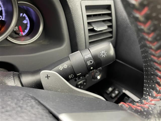 マークＸ ２５０ＲＤＳ　純正７インチナビ　ＭＴモード付ＡＴ　クリアランスソナー　レーンキープアシスト　バックカメラ　プリクラッシュセーフティ　ハーフレザーシート　シートヒーター　オートマチックハイビーム　純正ＥＴＣ　禁煙車（14枚目）