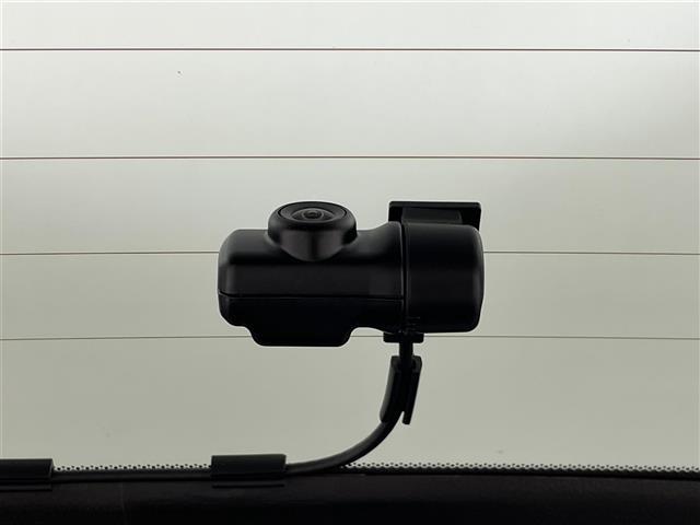 シビック タイプR 6速マニュアル 純正9インチディスプレイオーディオ BSM バックカメラ メモリーパワーシート 追従クルーズコントロール ホンダセンシング ETC2.0 前後ドライブレコーダー ワンオーナー 禁煙車(7枚目)