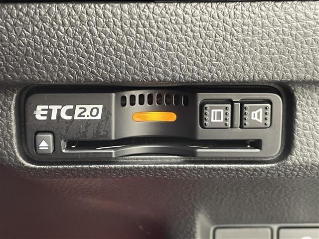 シビック タイプR 6速マニュアル 純正9インチディスプレイオーディオ BSM バックカメラ メモリーパワーシート 追従クルーズコントロール ホンダセンシング ETC2.0 前後ドライブレコーダー ワンオーナー 禁煙車(8枚目)