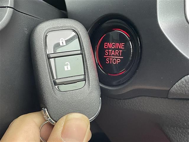 シビック タイプR 6速マニュアル 純正9インチディスプレイオーディオ BSM バックカメラ メモリーパワーシート 追従クルーズコントロール ホンダセンシング ETC2.0 前後ドライブレコーダー ワンオーナー 禁煙車(10枚目)