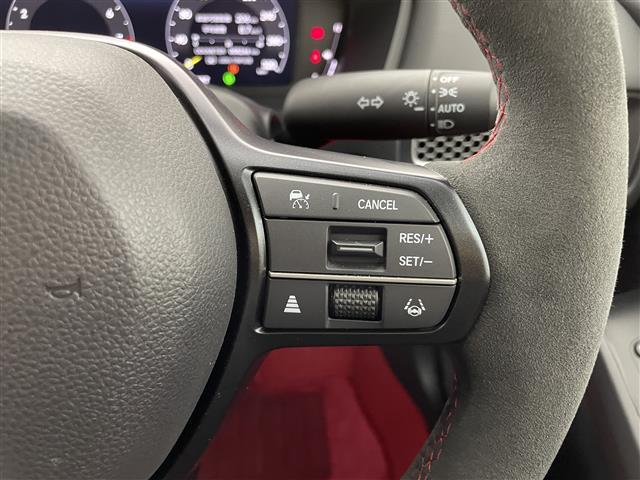 シビック タイプR 6速マニュアル 純正9インチディスプレイオーディオ BSM バックカメラ メモリーパワーシート 追従クルーズコントロール ホンダセンシング ETC2.0 前後ドライブレコーダー ワンオーナー 禁煙車(11枚目)