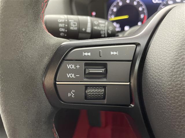 シビック タイプR 6速マニュアル 純正9インチディスプレイオーディオ BSM バックカメラ メモリーパワーシート 追従クルーズコントロール ホンダセンシング ETC2.0 前後ドライブレコーダー ワンオーナー 禁煙車(12枚目)