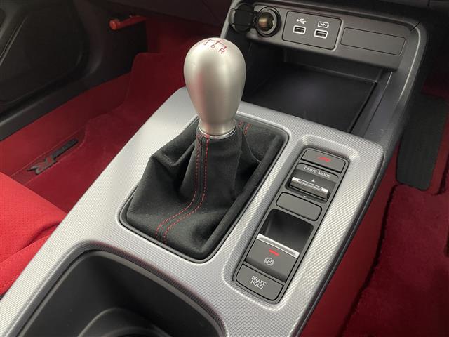 シビック タイプR 6速マニュアル 純正9インチディスプレイオーディオ BSM バックカメラ メモリーパワーシート 追従クルーズコントロール ホンダセンシング ETC2.0 前後ドライブレコーダー ワンオーナー 禁煙車(18枚目)