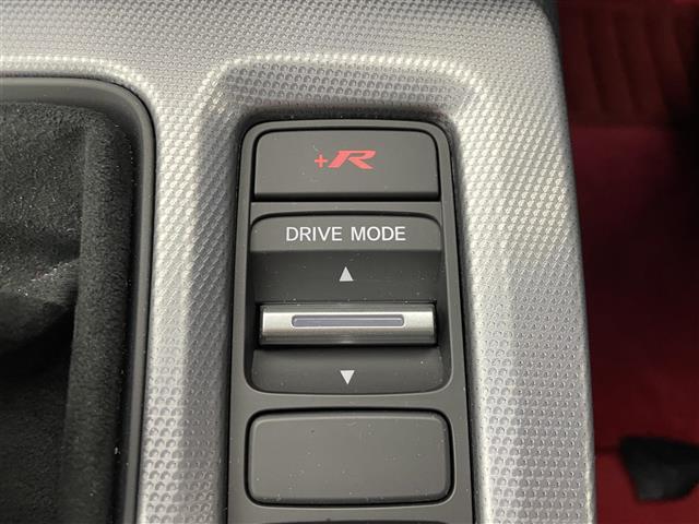 シビック タイプR 6速マニュアル 純正9インチディスプレイオーディオ BSM バックカメラ メモリーパワーシート 追従クルーズコントロール ホンダセンシング ETC2.0 前後ドライブレコーダー ワンオーナー 禁煙車(19枚目)