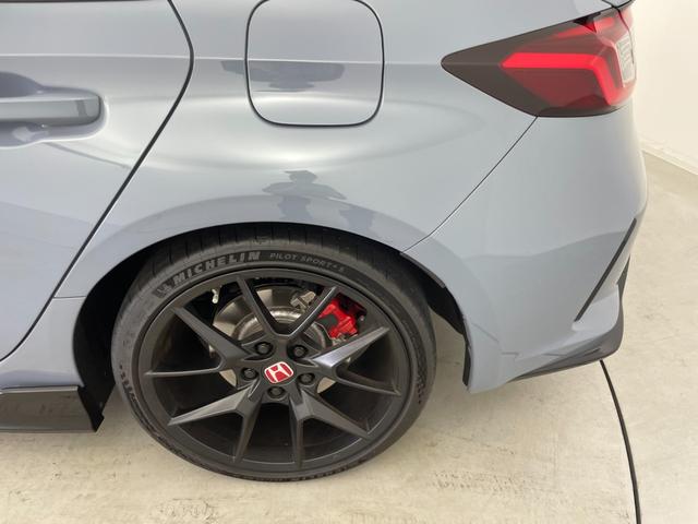 シビック タイプR 6速マニュアル 純正9インチディスプレイオーディオ BSM バックカメラ メモリーパワーシート 追従クルーズコントロール ホンダセンシング ETC2.0 前後ドライブレコーダー ワンオーナー 禁煙車(69枚目)