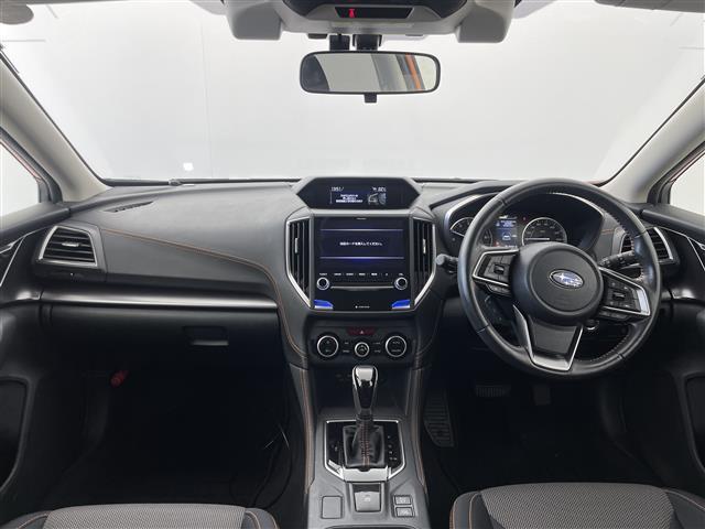 ＸＶ ２．０ｉ－Ｌ　アイサイト　純正８インチナビ　バック／サイドカメラ　スバルリヤビークルディテクション　運転支援　視界拡張　ＳＲＨ　ドライブレコーダー　ＬＥＤヘッドライト　スマートキー　プッシュスタート　ＥＴＣ　４ＷＤ　禁煙（2枚目）