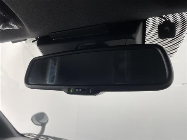 ハイエースバン スーパーGL ダーク プライムII 特別仕様車 寒冷地仕様 モデリスタエアロ 両側パワースライドドア トヨタセーフティセンス ハーフレザーシート バックカメラ LEDヘッドライト AC100V電源 プッシュスタート 4WD 禁煙車(5枚目)