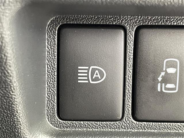 ハイエースバン スーパーGL ダーク プライムII 特別仕様車 寒冷地仕様 モデリスタエアロ 両側パワースライドドア トヨタセーフティセンス ハーフレザーシート バックカメラ LEDヘッドライト AC100V電源 プッシュスタート 4WD 禁煙車(12枚目)