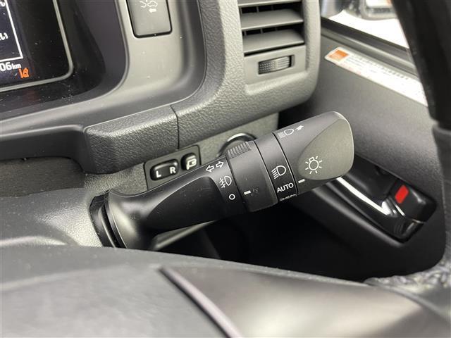 ハイエースバン スーパーGL ダーク プライムII 特別仕様車 寒冷地仕様 モデリスタエアロ 両側パワースライドドア トヨタセーフティセンス ハーフレザーシート バックカメラ LEDヘッドライト AC100V電源 プッシュスタート 4WD 禁煙車(26枚目)