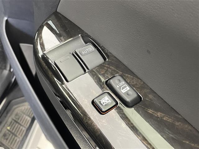 ハイエースバン スーパーGL ダーク プライムII 特別仕様車 寒冷地仕様 モデリスタエアロ 両側パワースライドドア トヨタセーフティセンス ハーフレザーシート バックカメラ LEDヘッドライト AC100V電源 プッシュスタート 4WD 禁煙車(28枚目)