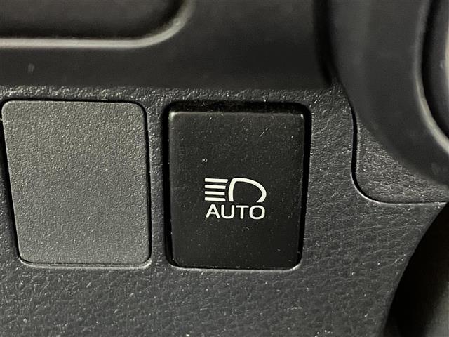 プロボックス DXコンフォート ルーフラック ルーフキャリア 社外7インチメモリナビ バックカメラ MTモード付AT レーンキープアシスト 横滑り防止装置 衝突被害軽減システム ヘッドライトレベライザ リモコンキ フロアマット 禁煙(7枚目)