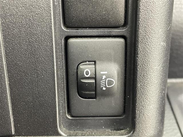 プロボックス DXコンフォート ルーフラック ルーフキャリア 社外7インチメモリナビ バックカメラ MTモード付AT レーンキープアシスト 横滑り防止装置 衝突被害軽減システム ヘッドライトレベライザ リモコンキ フロアマット 禁煙(11枚目)