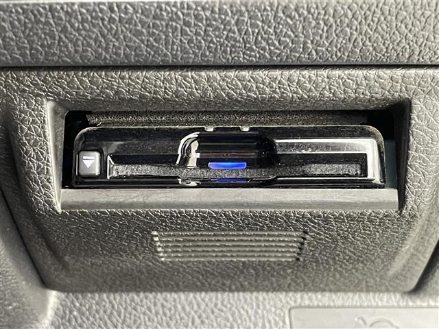 レヴォーグ 1.6GT-Sアイサイト 純正ナビ バックカメラ パワーシート 全車速追従機能付きクルーズコントロール ETC リヤビークルディテクション LEDヘッドライト ラゲッジマット トノカバー パドルシフト ターボ 4WD 禁煙車(7枚目)