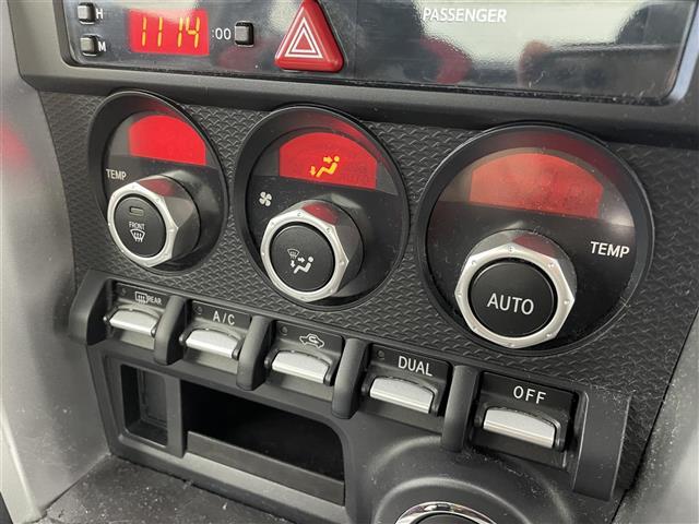 86 GT クルーズコントロール パドルシフト ワンオーナー 純正7インチSDナビ トムズテールライト 純正リアバンパーガーニッシュカバー 社外トランクスポイラー 社外グリル MTモード付AT ETC 禁煙車(13枚目)