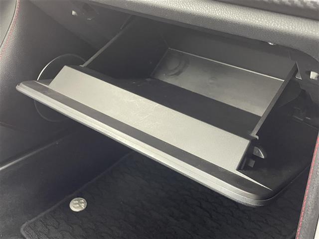 86 GT クルーズコントロール パドルシフト ワンオーナー 純正7インチSDナビ トムズテールライト 純正リアバンパーガーニッシュカバー 社外トランクスポイラー 社外グリル MTモード付AT ETC 禁煙車(17枚目)