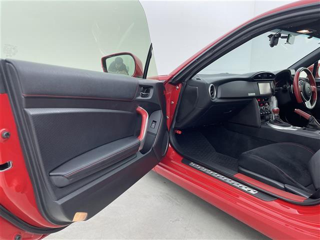 86 GT クルーズコントロール パドルシフト ワンオーナー 純正7インチSDナビ トムズテールライト 純正リアバンパーガーニッシュカバー 社外トランクスポイラー 社外グリル MTモード付AT ETC 禁煙車(40枚目)