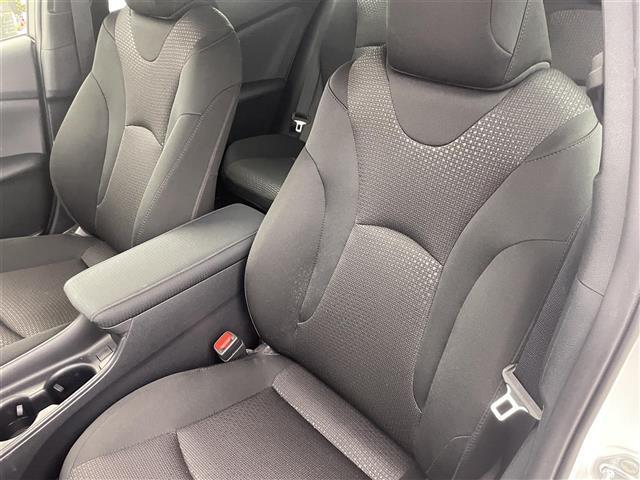 プリウス ＳセーフティプラスＩＩ　純正ナビ　バックカメラ　追従クルーズコントロール　トヨタセーフティセンス　ドライブレコーダー　ビルトインＥＴＣ　ＬＥＤヘッドライト　オートライト　ＡＣ１００Ｖ電源　自動防眩ミラー　スマートキー　禁煙車（34枚目）