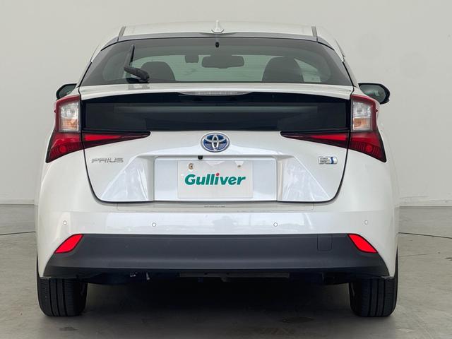 プリウス ＳセーフティプラスＩＩ　純正ナビ　バックカメラ　追従クルーズコントロール　トヨタセーフティセンス　ドライブレコーダー　ビルトインＥＴＣ　ＬＥＤヘッドライト　オートライト　ＡＣ１００Ｖ電源　自動防眩ミラー　スマートキー　禁煙車（48枚目）