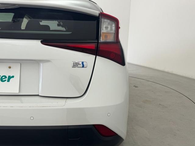 プリウス ＳセーフティプラスＩＩ　純正ナビ　バックカメラ　追従クルーズコントロール　トヨタセーフティセンス　ドライブレコーダー　ビルトインＥＴＣ　ＬＥＤヘッドライト　オートライト　ＡＣ１００Ｖ電源　自動防眩ミラー　スマートキー　禁煙車（61枚目）