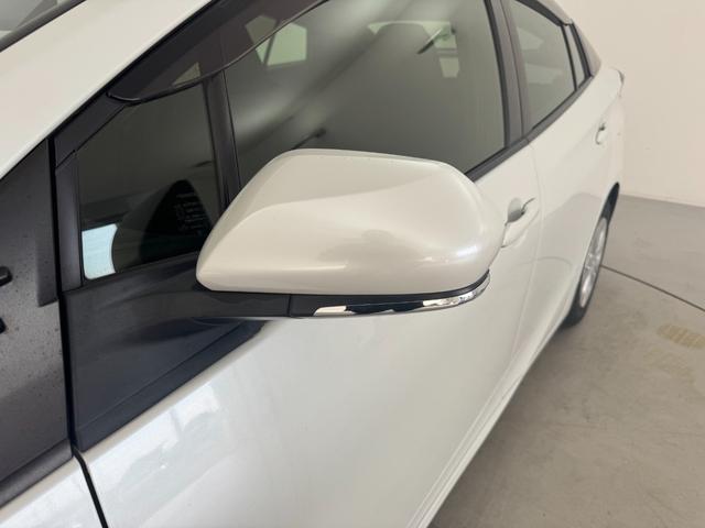 プリウス ＳセーフティプラスＩＩ　純正ナビ　バックカメラ　追従クルーズコントロール　トヨタセーフティセンス　ドライブレコーダー　ビルトインＥＴＣ　ＬＥＤヘッドライト　オートライト　ＡＣ１００Ｖ電源　自動防眩ミラー　スマートキー　禁煙車（64枚目）