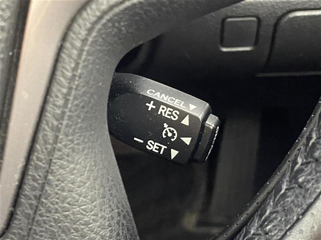 クラウンハイブリッド ロイヤルサルーン 純正8インチHDDナビ バックカメラ パワーシート ステアリングヒーター シートヒーター ドライブレコーダー クルーズコントロール プッシュスタート スマートキー ETC HIDヘッドライト 禁煙車(8枚目)