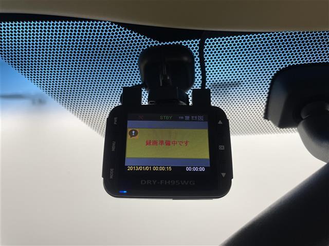 クラウンハイブリッド ロイヤルサルーン 純正8インチHDDナビ バックカメラ パワーシート ステアリングヒーター シートヒーター ドライブレコーダー クルーズコントロール プッシュスタート スマートキー ETC HIDヘッドライト 禁煙車(10枚目)