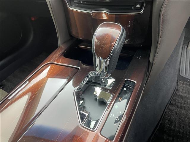 クラウンハイブリッド ロイヤルサルーン 純正8インチHDDナビ バックカメラ パワーシート ステアリングヒーター シートヒーター ドライブレコーダー クルーズコントロール プッシュスタート スマートキー ETC HIDヘッドライト 禁煙車(19枚目)