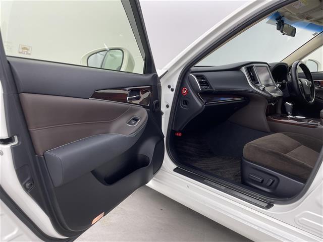 クラウンハイブリッド ロイヤルサルーン 純正8インチHDDナビ バックカメラ パワーシート ステアリングヒーター シートヒーター ドライブレコーダー クルーズコントロール プッシュスタート スマートキー ETC HIDヘッドライト 禁煙車(36枚目)