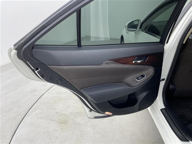 クラウンハイブリッド ロイヤルサルーン 純正8インチHDDナビ バックカメラ パワーシート ステアリングヒーター シートヒーター ドライブレコーダー クルーズコントロール プッシュスタート スマートキー ETC HIDヘッドライト 禁煙車(38枚目)