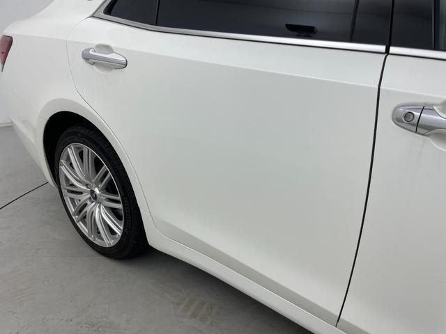 クラウンハイブリッド ロイヤルサルーン 純正8インチHDDナビ バックカメラ パワーシート ステアリングヒーター シートヒーター ドライブレコーダー クルーズコントロール プッシュスタート スマートキー ETC HIDヘッドライト 禁煙車(60枚目)