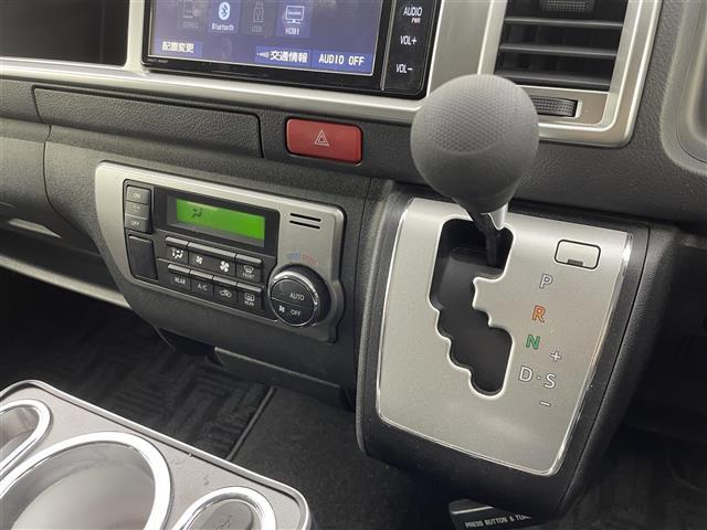 ハイエースワゴン GL デジタルインナーミラー パノラミックビューモニター 純正フリップダウンモニター 純正7型ナビ 前後ドライブレコーダー 電動スライドドア プッシュスタート スマートキー AC100V電源 ETC 禁煙車(19枚目)