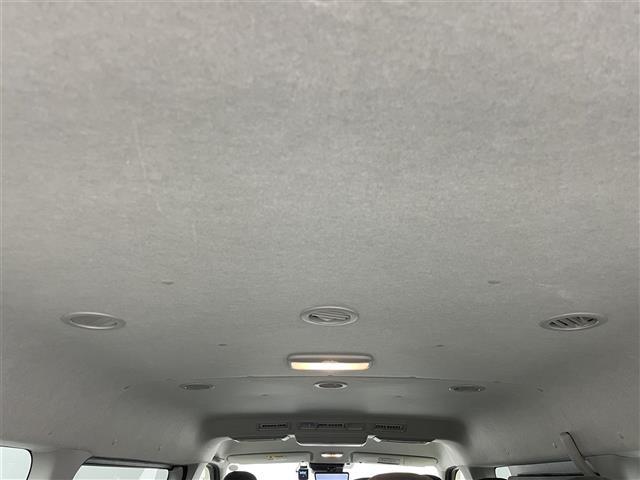 ハイエースワゴン GL デジタルインナーミラー パノラミックビューモニター 純正フリップダウンモニター 純正7型ナビ 前後ドライブレコーダー 電動スライドドア プッシュスタート スマートキー AC100V電源 ETC 禁煙車(43枚目)