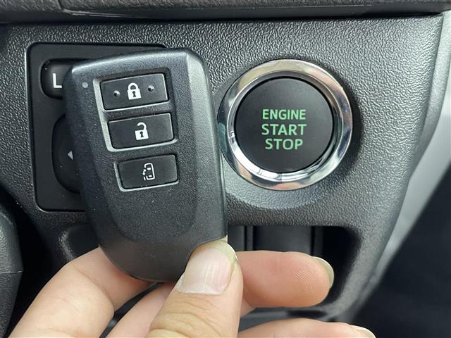 ハイエースワゴン ＧＬ　パノラミックビューモニター　デジタルインナーミラー　ＬＥＤヘッドランプ　パワースライドドア　パーキングサポートブレーキ　衝突軽減　プッシュスタート　社外１０インチディスプレイオーディオ　ＥＴＣ　禁煙車（10枚目）