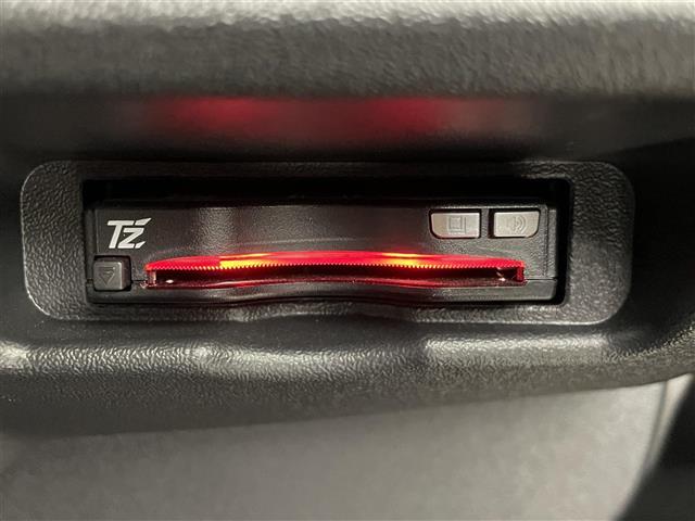 ハイエースワゴン ＧＬ　パノラミックビューモニター　デジタルインナーミラー　ＬＥＤヘッドランプ　パワースライドドア　パーキングサポートブレーキ　衝突軽減　プッシュスタート　社外１０インチディスプレイオーディオ　ＥＴＣ　禁煙車（11枚目）