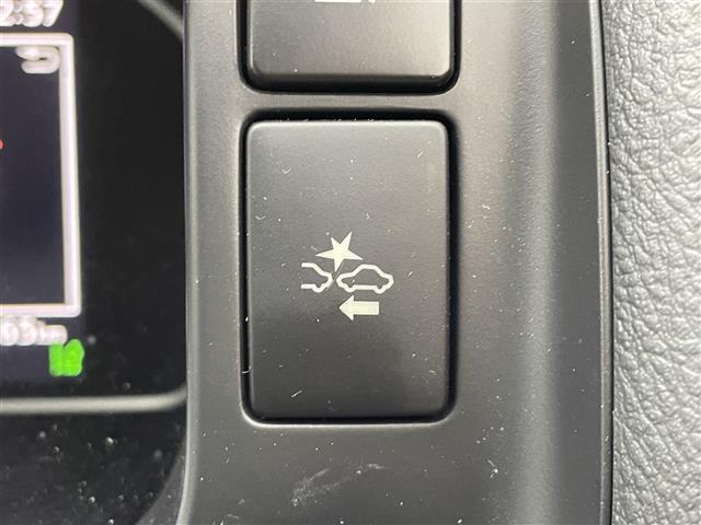 ハイエースワゴン ＧＬ　パノラミックビューモニター　デジタルインナーミラー　ＬＥＤヘッドランプ　パワースライドドア　パーキングサポートブレーキ　衝突軽減　プッシュスタート　社外１０インチディスプレイオーディオ　ＥＴＣ　禁煙車（13枚目）