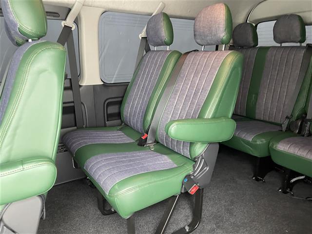 ハイエースワゴン ＧＬ　パノラミックビューモニター　デジタルインナーミラー　ＬＥＤヘッドランプ　パワースライドドア　パーキングサポートブレーキ　衝突軽減　プッシュスタート　社外１０インチディスプレイオーディオ　ＥＴＣ　禁煙車（35枚目）